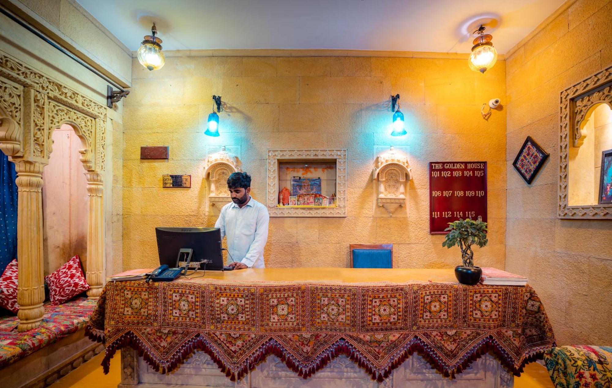 Hotel The Golden House Jaisalmer Bagian luar foto