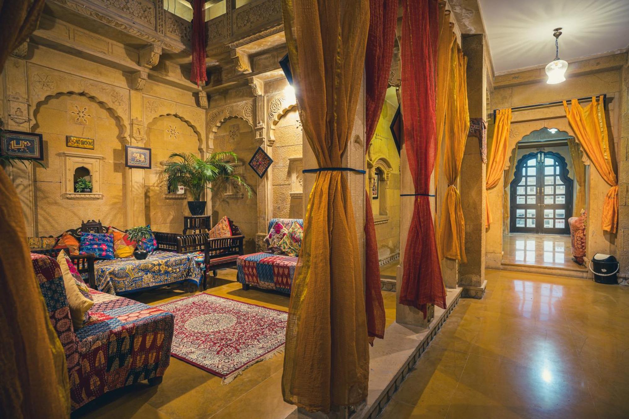 Hotel The Golden House Jaisalmer Bagian luar foto