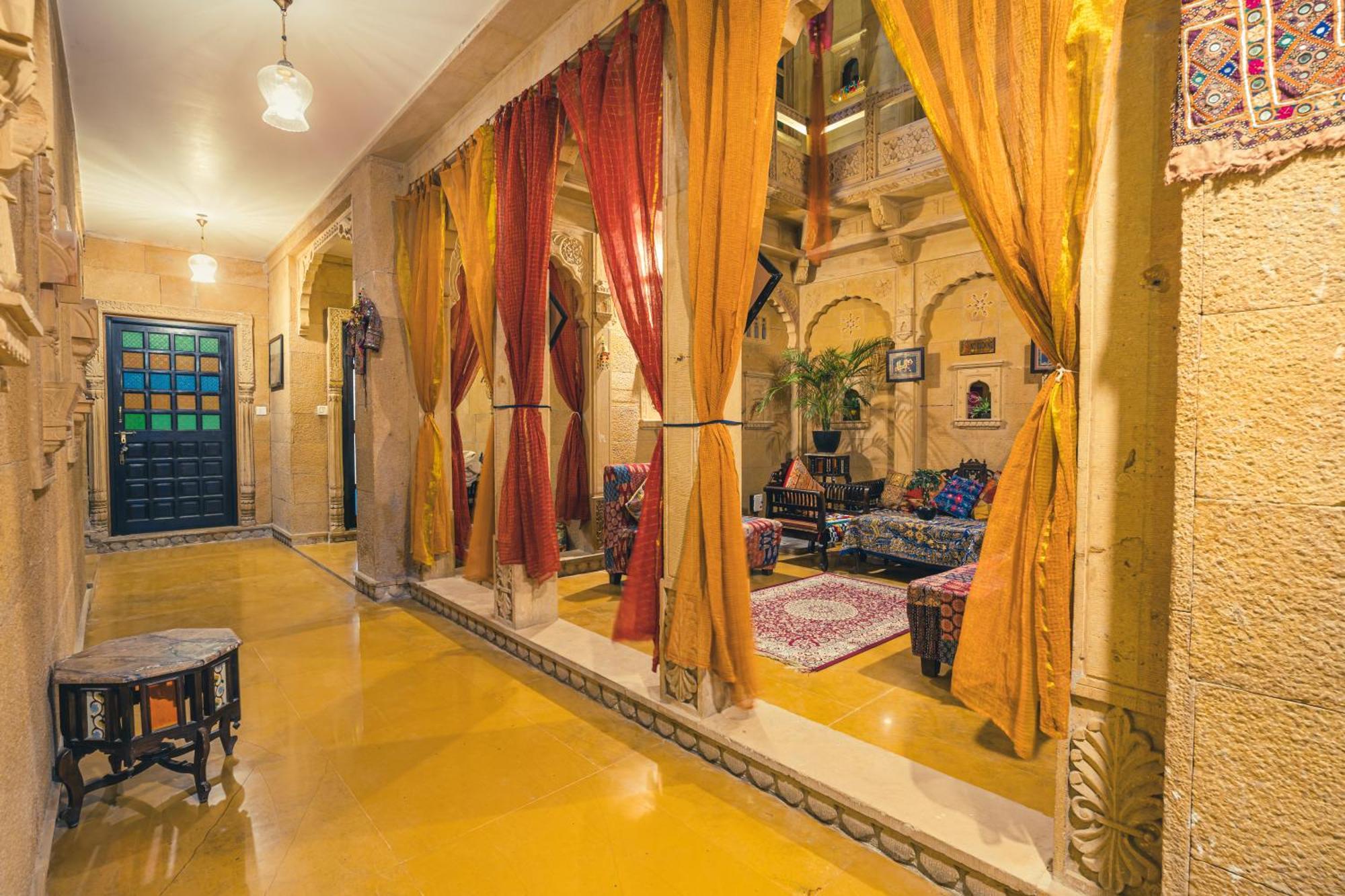 Hotel The Golden House Jaisalmer Bagian luar foto