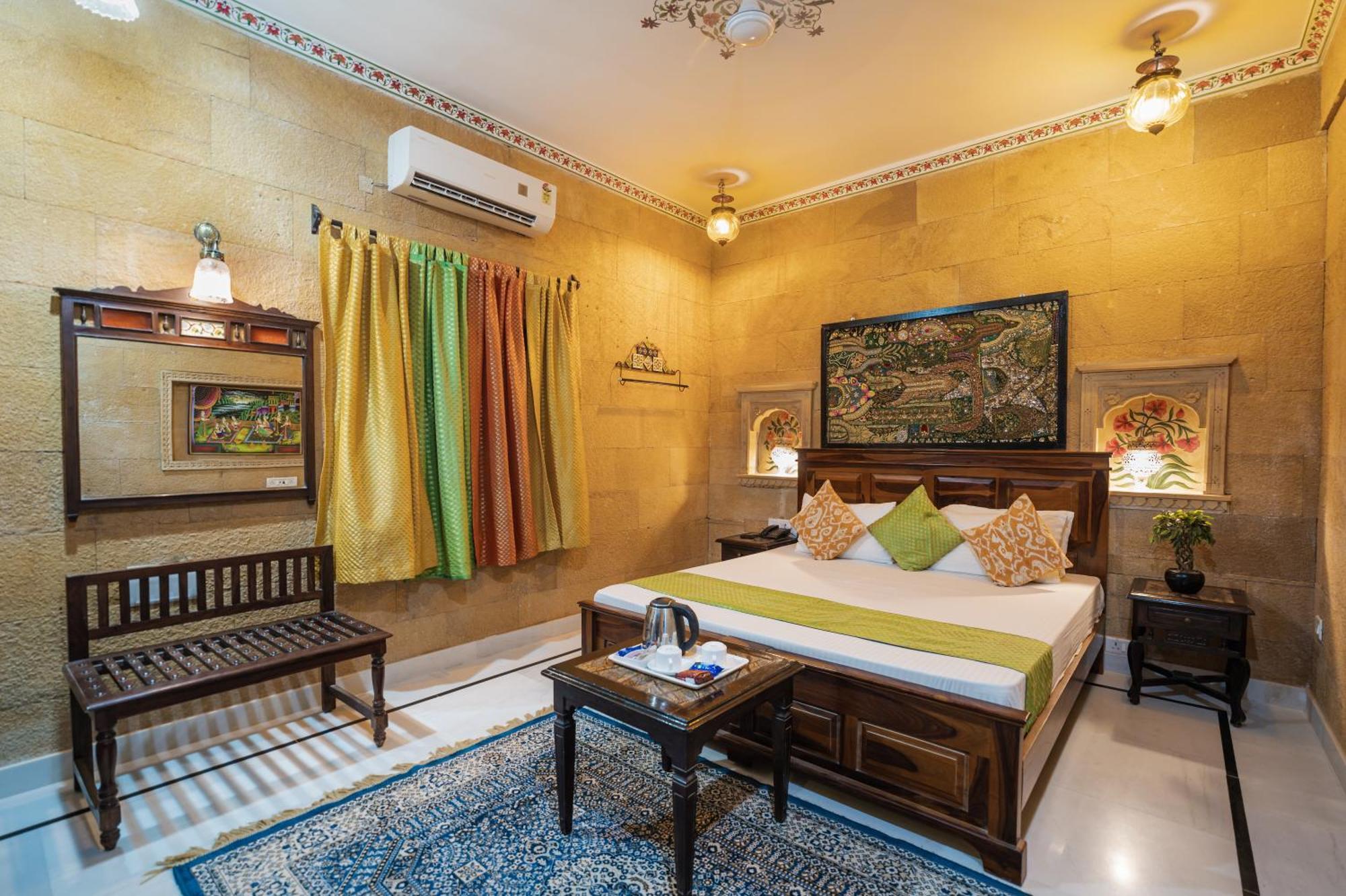 Hotel The Golden House Jaisalmer Bagian luar foto