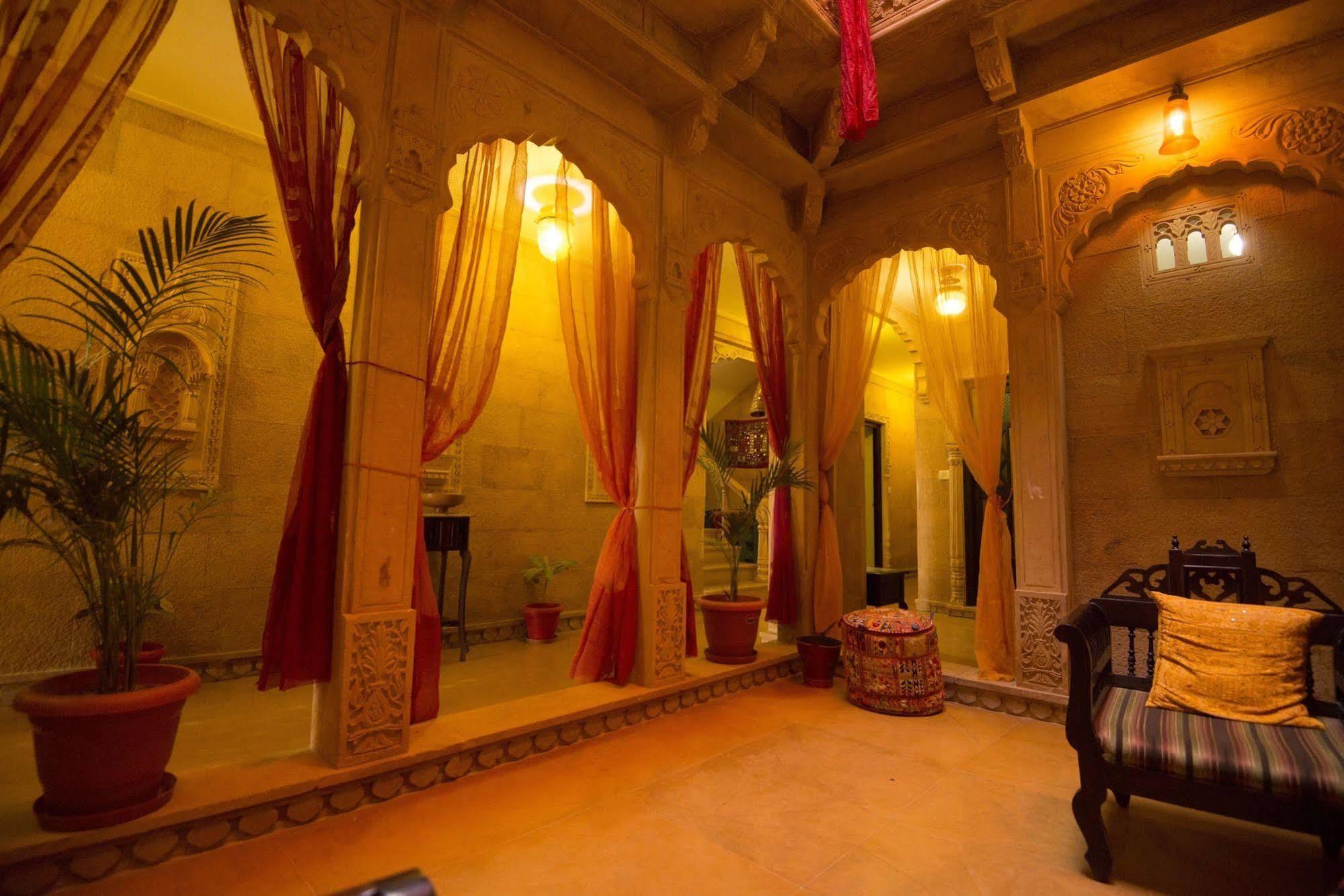 Hotel The Golden House Jaisalmer Bagian luar foto